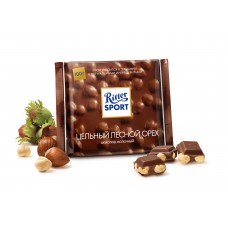 Шоколад Ritter Sport молочный с цельным лесным орехом 